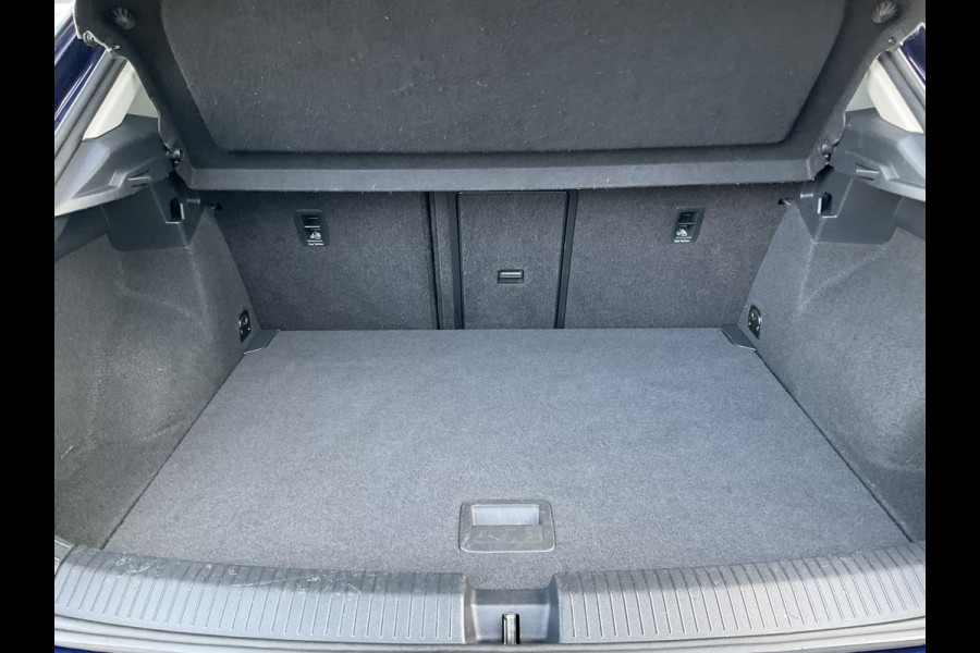 Volkswagen T-Roc 1.0 TSI Style DAB Navi PDC Trekhaak Hoge zit Bluetooth