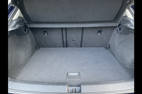 Volkswagen T-Roc 1.0 TSI Style DAB Navi PDC Trekhaak Hoge zit Bluetooth