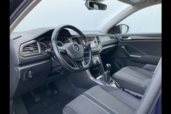 Volkswagen T-Roc 1.0 TSI Style DAB Navi PDC Trekhaak Hoge zit Bluetooth