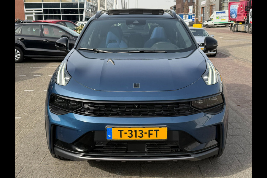 Lynk & Co 01 1.5 l Pano l NAVI l Camera