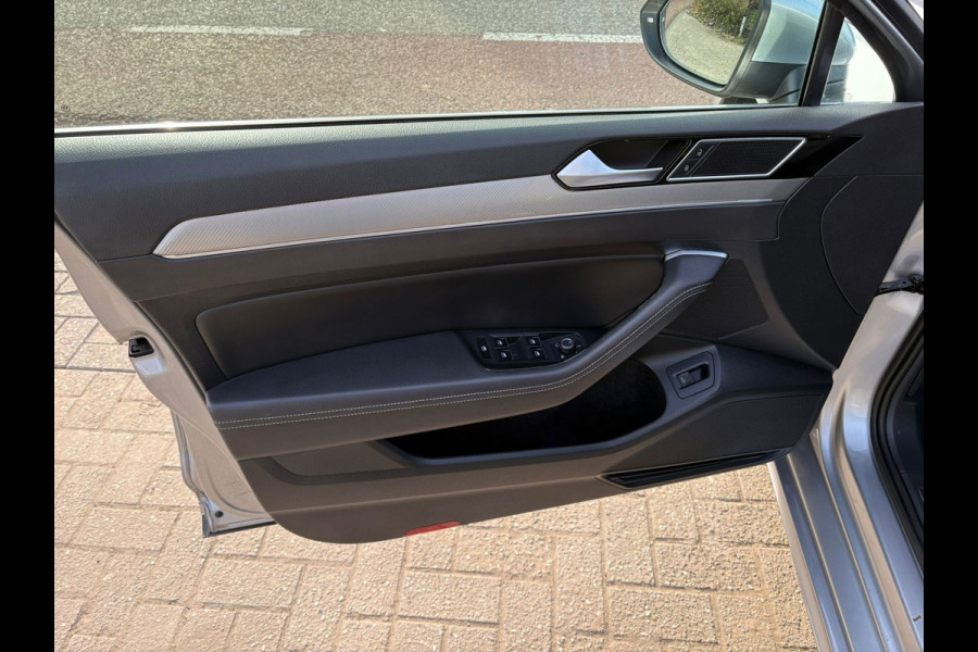 Volkswagen Passat Variant 1.5 TSI Highline R-LINE LEER,MASSAGE,CAMERA,AUTOMAAR,NIEUW-APK
