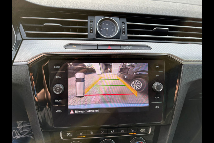 Volkswagen Passat Variant 1.5 TSI Highline R-LINE LEER,MASSAGE,CAMERA,AUTOMAAR,NIEUW-APK