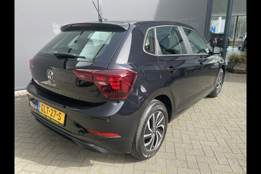 Volkswagen Polo 1.0 MPI Polo Airco - Apple carplay - Cruise control - Parkeersensoren - Licht metalen velgen 15 inch - Stuur multifunctioneel - Radio - Start/stop systeem - Elektrische ramen - Led verlichting - Stoffen b