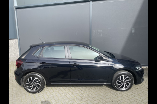 Volkswagen Polo 1.0 MPI Polo Airco - Apple carplay - Cruise control - Parkeersensoren - Licht metalen velgen 15 inch - Stuur multifunctioneel - Radio - Start/stop systeem - Elektrische ramen - Led verlichting - Stoffen b