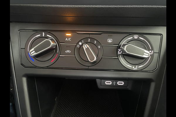 Volkswagen Polo 1.0 MPI Polo Airco - Apple carplay - Cruise control - Parkeersensoren - Licht metalen velgen 15 inch - Stuur multifunctioneel - Radio - Start/stop systeem - Elektrische ramen - Led verlichting - Stoffen b