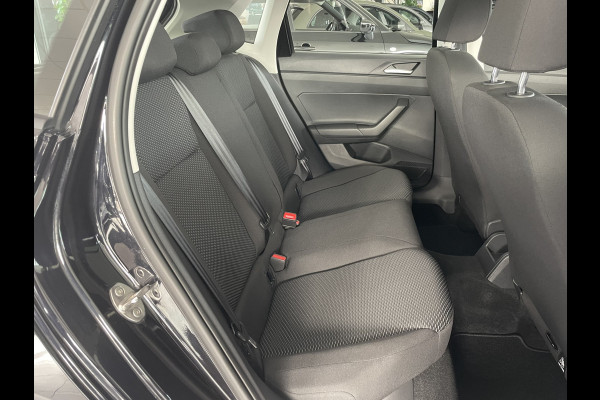 Volkswagen Polo 1.0 MPI Polo Airco - Apple carplay - Cruise control - Parkeersensoren - Licht metalen velgen 15 inch - Stuur multifunctioneel - Radio - Start/stop systeem - Elektrische ramen - Led verlichting - Stoffen b