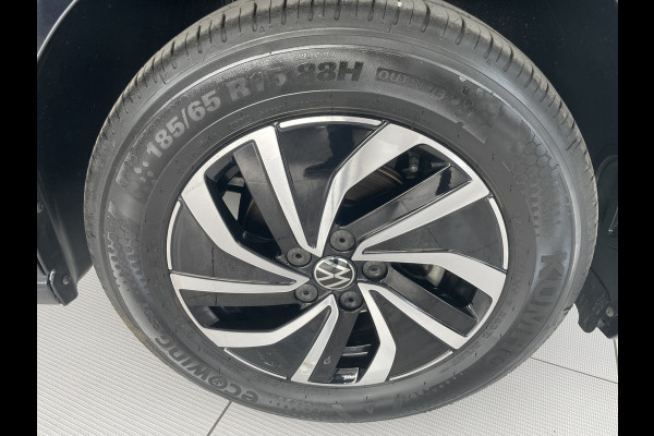 Volkswagen Polo 1.0 MPI Polo Airco - Apple carplay - Cruise control - Parkeersensoren - Licht metalen velgen 15 inch - Stuur multifunctioneel - Radio - Start/stop systeem - Elektrische ramen - Led verlichting - Stoffen b