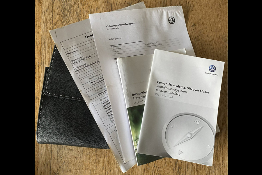 Volkswagen Transporter Multivan 2.0 TDI L2H1 DC 4Motion Highline/ Leer/ Schuifdr. (2)/ Schuif-kanteldak/ Privacy/ Trekhaak