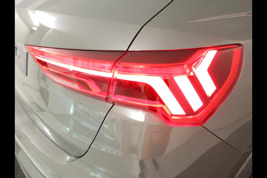 Audi Q3 45 TFSI e S edition 245pk | Parkeercamera | Navigatie| 20 inch Lichtmetalen velgen | 3 spaaks afgevlakt stuurwiel