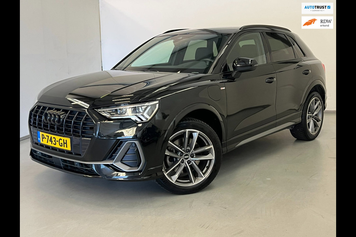 Audi Q3 45 TFSI e / S Line / Virtual / CarPlay / Keyless / Trekhaak