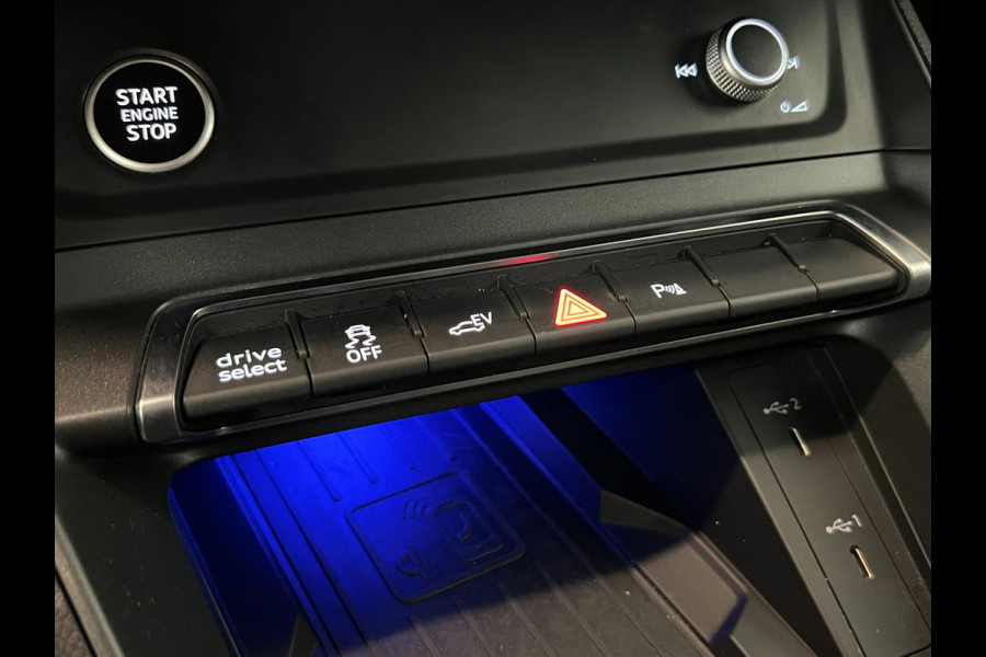 Audi Q3 45 TFSI e / S Line / Virtual / CarPlay / Keyless / Trekhaak
