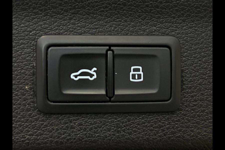 Audi Q3 45 TFSI e / S Line / Virtual / CarPlay / Keyless / Trekhaak