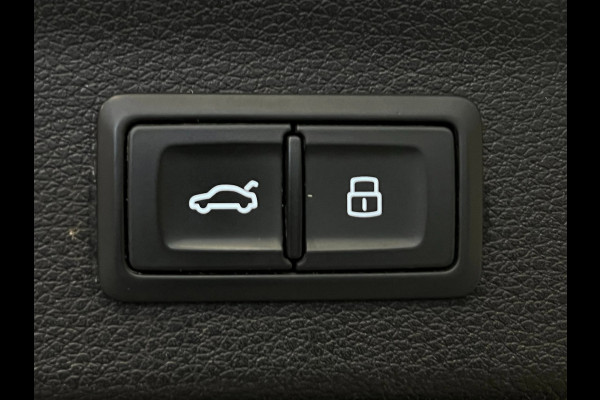 Audi Q3 45 TFSI e / S Line / Virtual / CarPlay / Keyless / Trekhaak