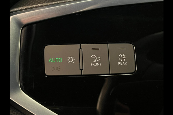 Audi Q3 45 TFSI e / S Line / Virtual / CarPlay / Keyless / Trekhaak