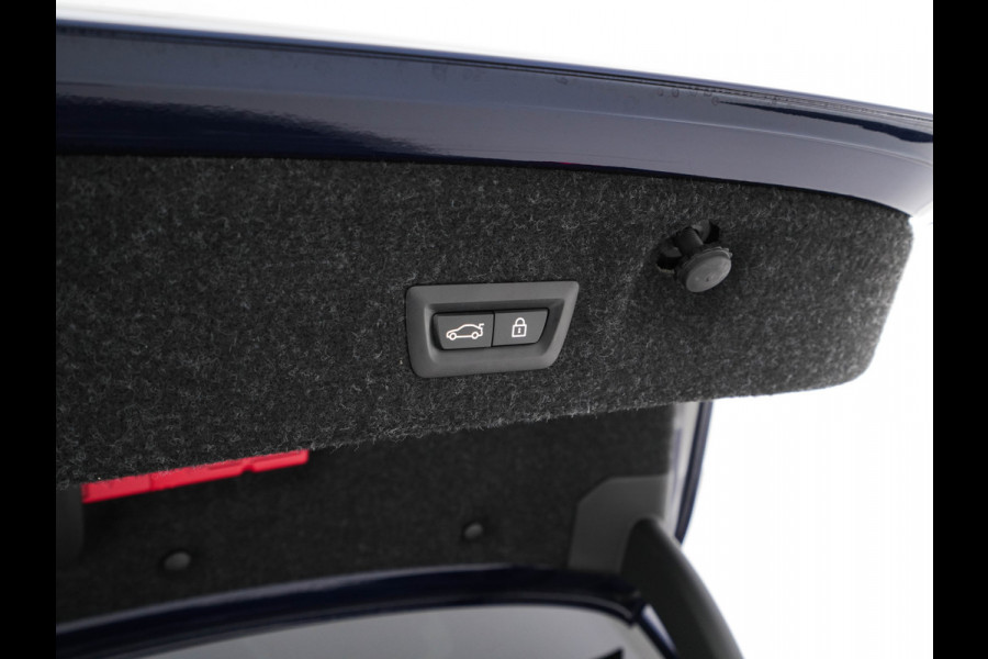 BMW 4 Serie Coupé M440i xDrive High Executive Aut. *PANO | LEATHER | HARMAN/KARDON | HEAD-UP | LASER-LED | ADAPTIVE-CRUISE | TOPVIEW | MEMORY-PACK | KEYLESS | HEATED-SPORTSEATS | DAB+ | DIGI-COCKPIT | SHIFTPADDLES | TOWBAR | 19''ALU*