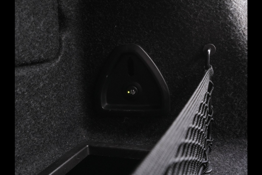 BMW 4 Serie Coupé M440i xDrive High Executive Aut. *PANO | LEATHER | HARMAN/KARDON | HEAD-UP | LASER-LED | ADAPTIVE-CRUISE | TOPVIEW | MEMORY-PACK | KEYLESS | HEATED-SPORTSEATS | DAB+ | DIGI-COCKPIT | SHIFTPADDLES | TOWBAR | 19''ALU*