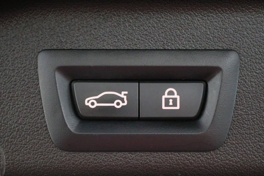 BMW X5 xDrive45e High Executive Laser, Panoramadak, 360° Camera, ACC, Luchtvering, H&K, Trekhaak, 21"