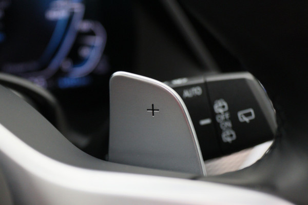 BMW X5 xDrive45e High Executive Laser, Panoramadak, 360° Camera, ACC, Luchtvering, H&K, Trekhaak, 21"