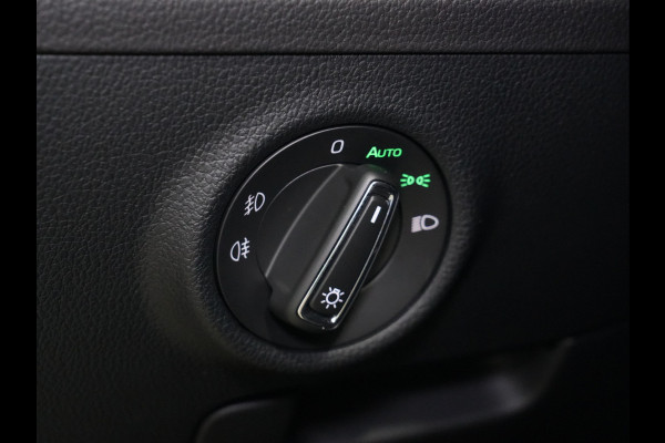 Škoda Superb Combi 1.4 TSI iV 204pk Business Edition Plus Trekhaak Camera 18"velgen Android/Carplay Keyless 215