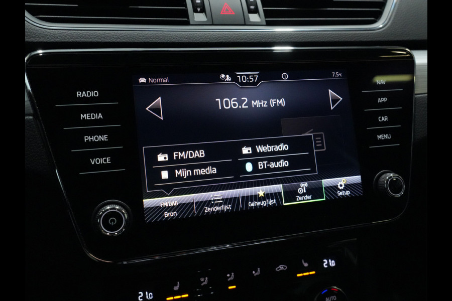 Škoda Superb Combi 1.4 TSI iV 204pk Business Edition Plus Trekhaak Camera 18"velgen Android/Carplay Keyless 215