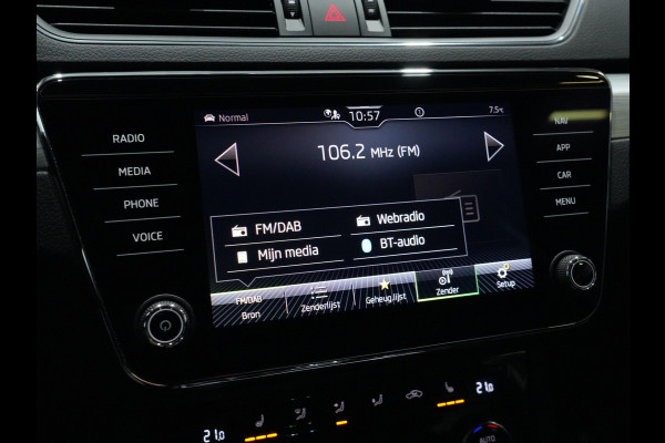 Škoda Superb Combi 1.4 TSI iV 204pk Business Edition Plus Trekhaak Camera 18"velgen Android/Carplay Keyless 215