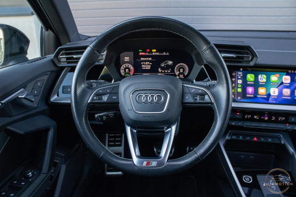 Audi A3 Sportback 40 TFSIe S line Panoramadak Elektrische Stoelverwarming Sfeerverlichting