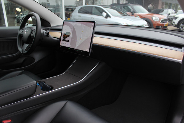 Tesla Model 3 Standard RWD Plus 60 kWh / SoH 91,4% / Autopilot / Panoramadak / Camera / Audio / 18'' / Leder