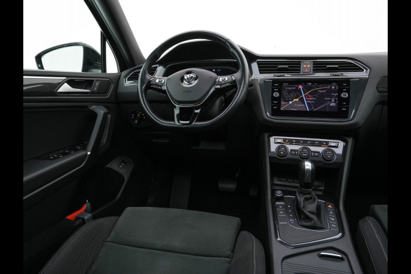 Volkswagen Tiguan Allspace 1.5 TSI R-Line Highline Business [ 7-Pers. ] Aut. *PANO | ARTVELOURS | FULL-LED | DIGI-COCKPIT | KEYLESS | ADAPTIVE-CRUISE | CAMERA | SHIFTPADDLES | CARPLAY | DAB+ | HEATED-COMFORTSEATS | NAVI-FULLMAP | PRIVACYGLASS | 19''ALU*