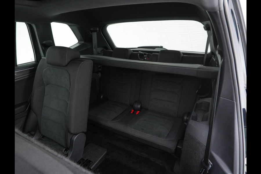 Volkswagen Tiguan Allspace 1.5 TSI R-Line Highline Business [ 7-Pers. ] Aut. *PANO | ARTVELOURS | FULL-LED | DIGI-COCKPIT | KEYLESS | ADAPTIVE-CRUISE | CAMERA | SHIFTPADDLES | CARPLAY | DAB+ | HEATED-COMFORTSEATS | NAVI-FULLMAP | PRIVACYGLASS | 19''ALU*