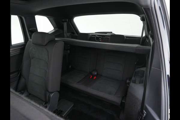 Volkswagen Tiguan Allspace 1.5 TSI R-Line Highline Business [ 7-Pers. ] Aut. *PANO | ARTVELOURS | FULL-LED | DIGI-COCKPIT | KEYLESS | ADAPTIVE-CRUISE | CAMERA | SHIFTPADDLES | CARPLAY | DAB+ | HEATED-COMFORTSEATS | NAVI-FULLMAP | PRIVACYGLASS | 19''ALU*