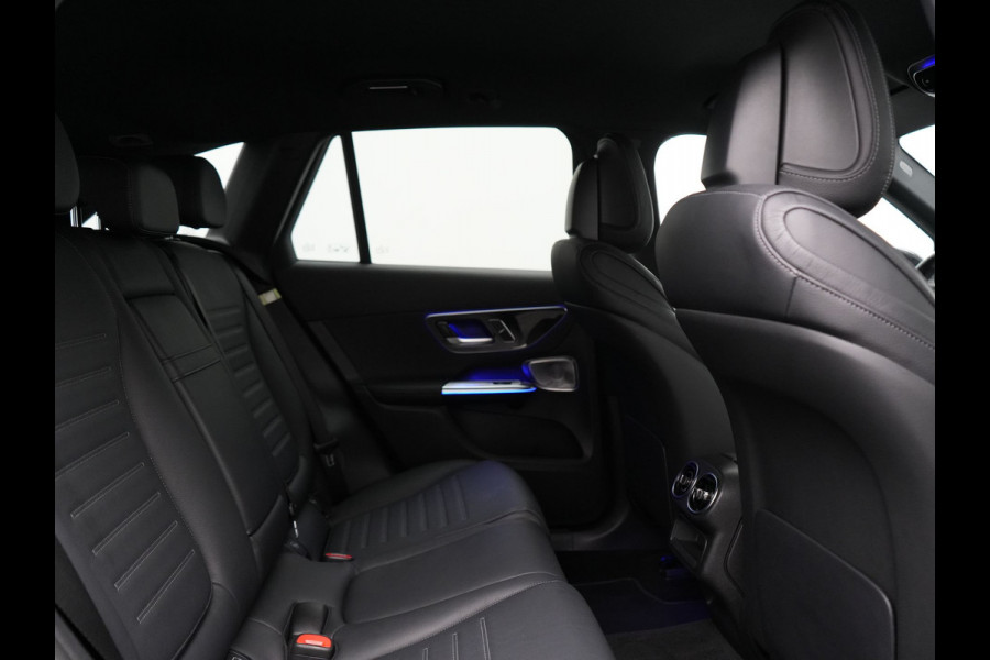 Mercedes-Benz GLC 300e 4MATIC AMG Line Plug In Hybrid 313pk Dealer O.H. PHEV | Trekhaak Af Fabriek | Adaptive Cruise | Burmester 3D | 360 Camera | Lederen Sportstoelen Memory & Verwarmd | 20"L.M | Digital Light | Sfeerverlichting | Keyless | Blis |