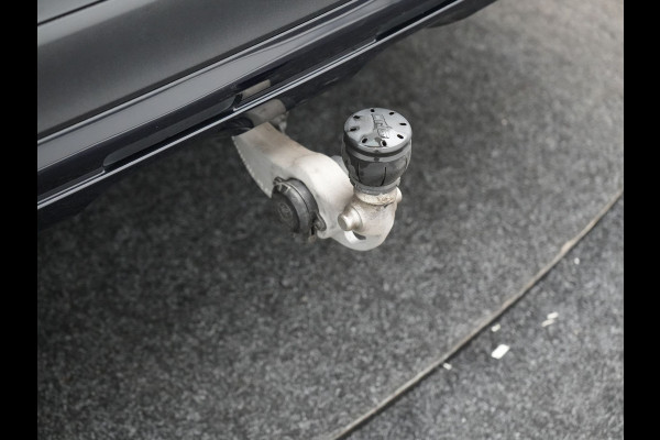 Mercedes-Benz GLC 300e 4MATIC AMG Line Plug In Hybrid 313pk Dealer O.H. PHEV | Trekhaak Af Fabriek | Adaptive Cruise | Burmester 3D | 360 Camera | Lederen Sportstoelen Memory & Verwarmd | 20"L.M | Digital Light | Sfeerverlichting | Keyless | Blis |