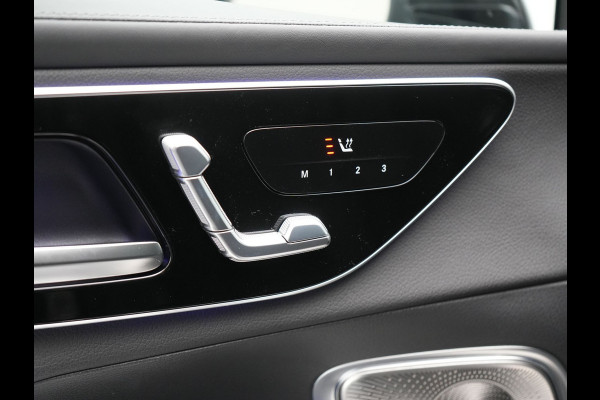 Mercedes-Benz GLC 300e 4MATIC AMG Line Plug In Hybrid 313pk Dealer O.H. PHEV | Trekhaak Af Fabriek | Adaptive Cruise | Burmester 3D | 360 Camera | Lederen Sportstoelen Memory & Verwarmd | 20"L.M | Digital Light | Sfeerverlichting | Keyless | Blis |