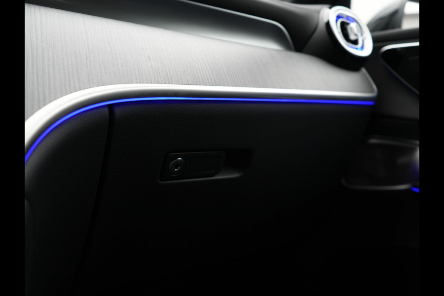 Mercedes-Benz GLC 300e 4MATIC AMG Line Plug In Hybrid 313pk Dealer O.H. PHEV | Trekhaak Af Fabriek | Adaptive Cruise | Burmester 3D | 360 Camera | Lederen Sportstoelen Memory & Verwarmd | 20"L.M | Digital Light | Sfeerverlichting | Keyless | Blis |