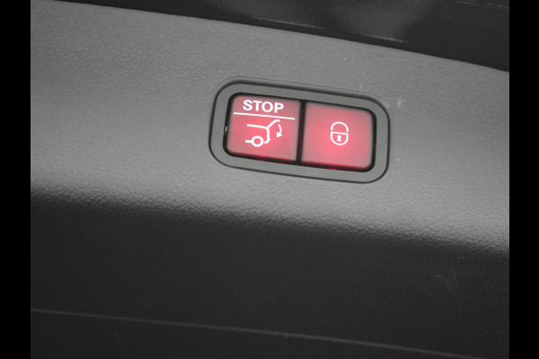 Mercedes-Benz GLC 300e 4MATIC AMG Line Plug In Hybrid 313pk Dealer O.H. PHEV | Trekhaak Af Fabriek | Adaptive Cruise | Burmester 3D | 360 Camera | Lederen Sportstoelen Memory & Verwarmd | 20"L.M | Digital Light | Sfeerverlichting | Keyless | Blis |