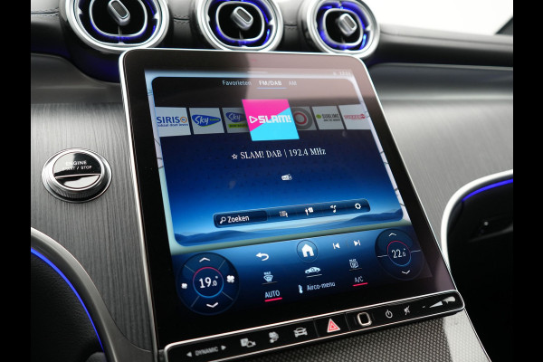 Mercedes-Benz GLC 300e 4MATIC AMG Line Plug In Hybrid 313pk Dealer O.H. PHEV | Trekhaak Af Fabriek | Adaptive Cruise | Burmester 3D | 360 Camera | Lederen Sportstoelen Memory & Verwarmd | 20"L.M | Digital Light | Sfeerverlichting | Keyless | Blis |