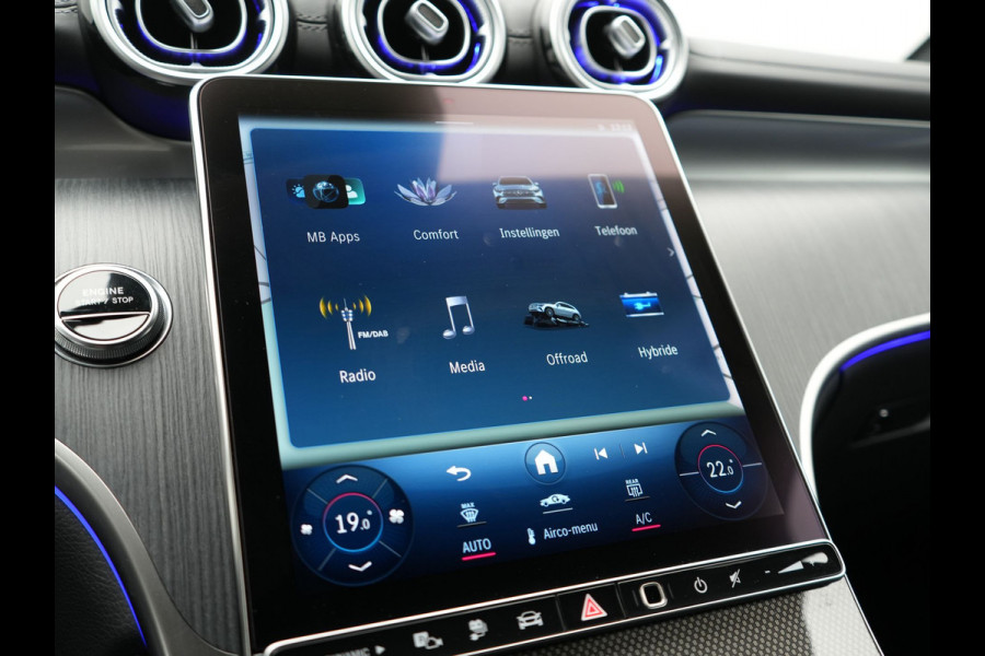 Mercedes-Benz GLC 300e 4MATIC AMG Line Plug In Hybrid 313pk Dealer O.H. PHEV | Trekhaak Af Fabriek | Adaptive Cruise | Burmester 3D | 360 Camera | Lederen Sportstoelen Memory & Verwarmd | 20"L.M | Digital Light | Sfeerverlichting | Keyless | Blis |