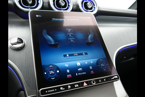 Mercedes-Benz GLC 300e 4MATIC AMG Line Plug In Hybrid 313pk Dealer O.H. PHEV | Trekhaak Af Fabriek | Adaptive Cruise | Burmester 3D | 360 Camera | Lederen Sportstoelen Memory & Verwarmd | 20"L.M | Digital Light | Sfeerverlichting | Keyless | Blis |