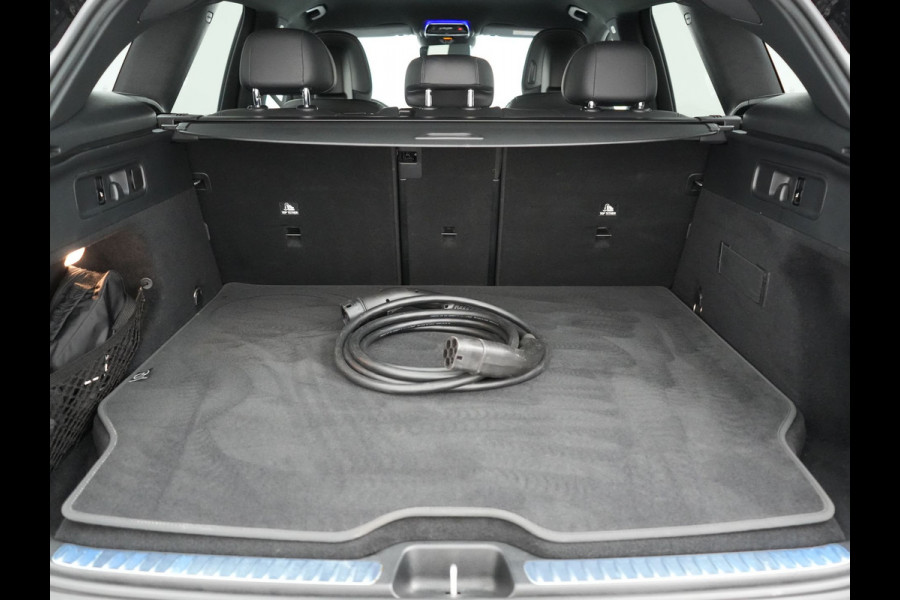Mercedes-Benz GLC 300e 4MATIC AMG Line Plug In Hybrid 313pk Dealer O.H. PHEV | Trekhaak Af Fabriek | Adaptive Cruise | Burmester 3D | 360 Camera | Lederen Sportstoelen Memory & Verwarmd | 20"L.M | Digital Light | Sfeerverlichting | Keyless | Blis |