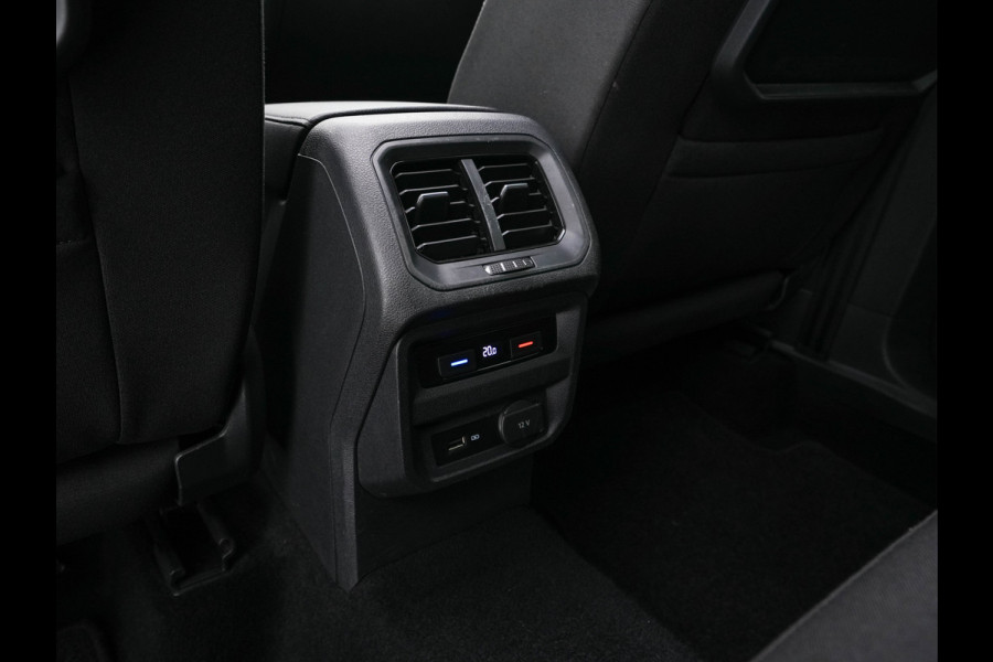 Volkswagen Tiguan Allspace 1.5 TSI R-Line Highline Business [ 7-Pers. ] Aut. *PANO | ARTVELOURS | FULL-LED | DIGI-COCKPIT | KEYLESS | ADAPTIVE-CRUISE | CAMERA | SHIFTPADDLES | CARPLAY | DAB+ | HEATED-COMFORTSEATS | NAVI-FULLMAP | PRIVACYGLASS | 19''ALU*