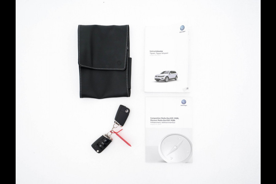 Volkswagen Tiguan Allspace 1.5 TSI R-Line Highline Business [ 7-Pers. ] Aut. *PANO | ARTVELOURS | FULL-LED | DIGI-COCKPIT | KEYLESS | ADAPTIVE-CRUISE | CAMERA | SHIFTPADDLES | CARPLAY | DAB+ | HEATED-COMFORTSEATS | NAVI-FULLMAP | PRIVACYGLASS | 19''ALU*