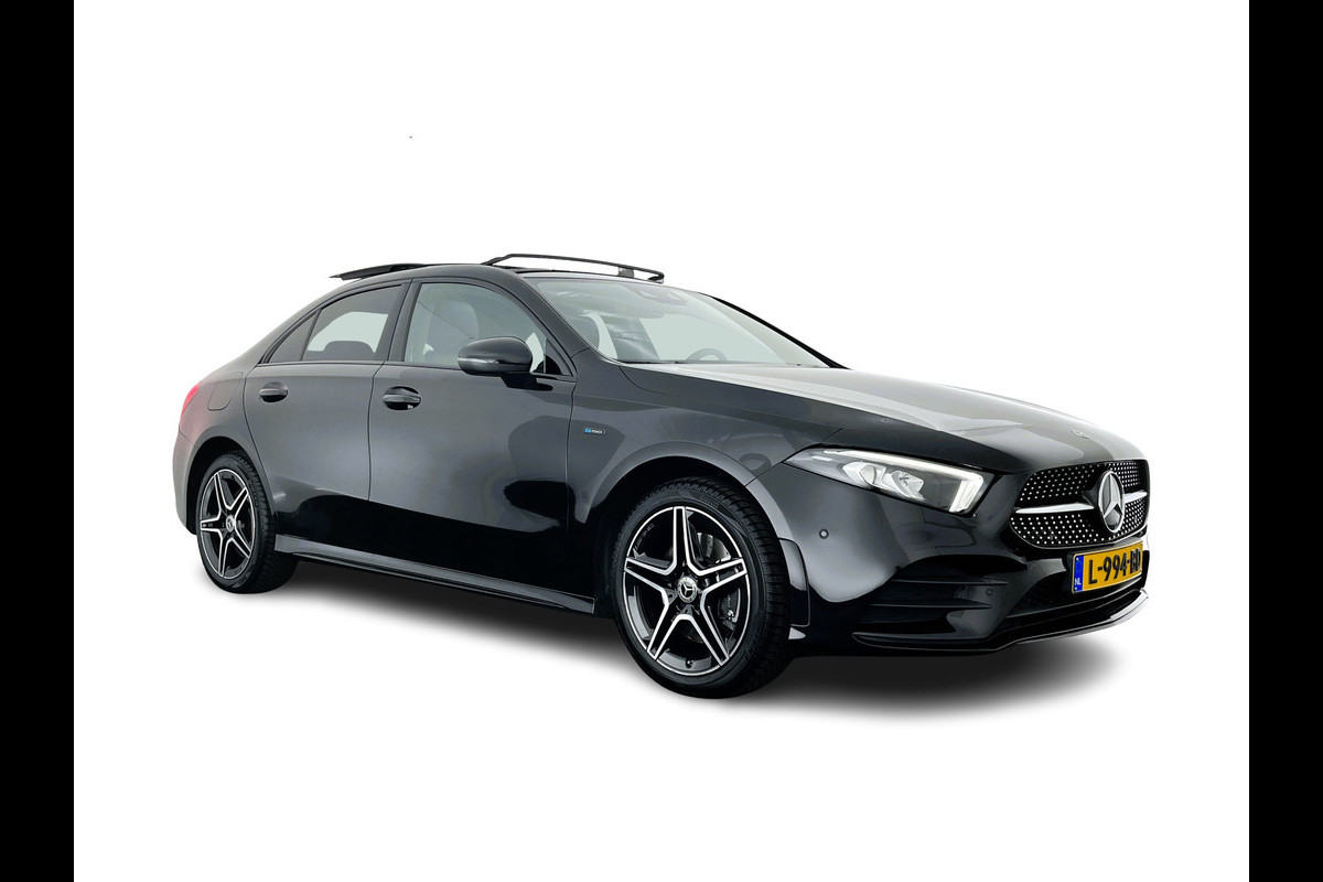 Mercedes-Benz A-Klasse 250 e AMG Limited Business Solution (Plug-In) (INCL-BTW) *PANO | LEATHER-MICROFIBRE | FULL-LED | AMBIENTLIGHT | HEATED-SPORTSEATS | WIDESCREEN-COCKPIT | DAB+ | NAVI-FULLMAP | CAMERA | PRIVACYGLASS | 18''ALU*
