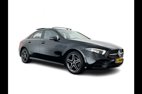Mercedes-Benz A-Klasse 250 e AMG Limited Business Solution (Plug-In) (INCL-BTW) *PANO | LEATHER-MICROFIBRE | FULL-LED | AMBIENTLIGHT | HEATED-SPORTSEATS | WIDESCREEN-COCKPIT | DAB+ | NAVI-FULLMAP | CAMERA | PRIVACYGLASS | 18''ALU*