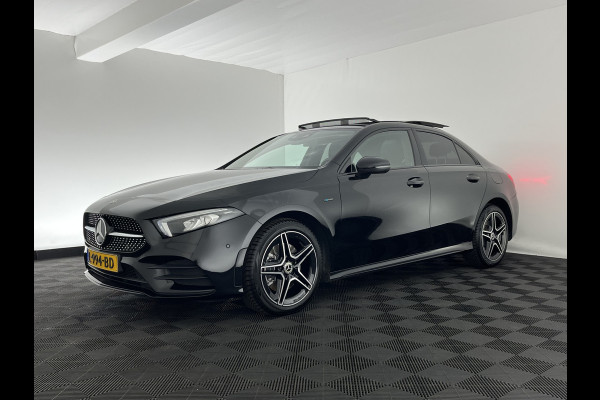 Mercedes-Benz A-Klasse 250 e AMG Limited Business Solution (Plug-In) (INCL-BTW) *PANO | LEATHER-MICROFIBRE | FULL-LED | AMBIENTLIGHT | HEATED-SPORTSEATS | WIDESCREEN-COCKPIT | DAB+ | NAVI-FULLMAP | CAMERA | PRIVACYGLASS | 18''ALU*