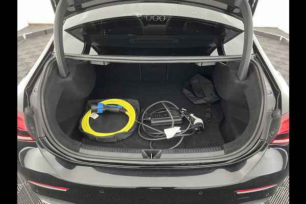 Mercedes-Benz A-Klasse 250 e AMG Limited Business Solution (Plug-In) (INCL-BTW) *PANO | LEATHER-MICROFIBRE | FULL-LED | AMBIENTLIGHT | HEATED-SPORTSEATS | WIDESCREEN-COCKPIT | DAB+ | NAVI-FULLMAP | CAMERA | PRIVACYGLASS | 18''ALU*