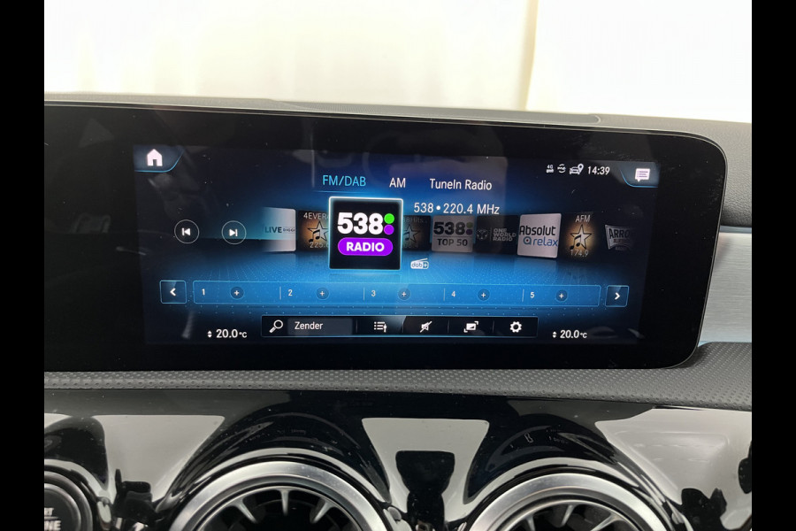 Mercedes-Benz A-Klasse 250 e AMG Limited Business Solution (Plug-In) (INCL-BTW) *PANO | LEATHER-MICROFIBRE | FULL-LED | AMBIENTLIGHT | HEATED-SPORTSEATS | WIDESCREEN-COCKPIT | DAB+ | NAVI-FULLMAP | CAMERA | PRIVACYGLASS | 18''ALU*