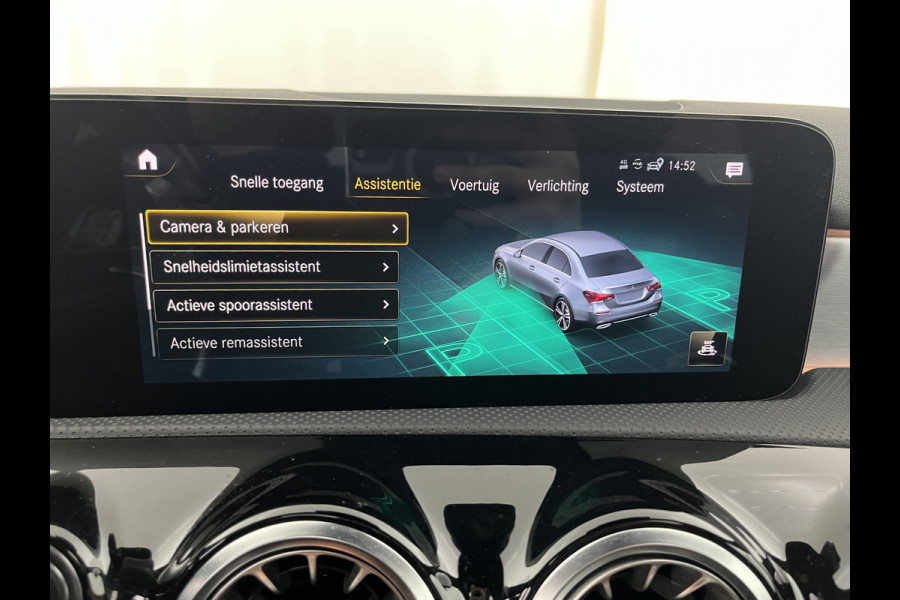 Mercedes-Benz A-Klasse 250 e AMG Limited Business Solution (Plug-In) (INCL-BTW) *PANO | LEATHER-MICROFIBRE | FULL-LED | AMBIENTLIGHT | HEATED-SPORTSEATS | WIDESCREEN-COCKPIT | DAB+ | NAVI-FULLMAP | CAMERA | PRIVACYGLASS | 18''ALU*