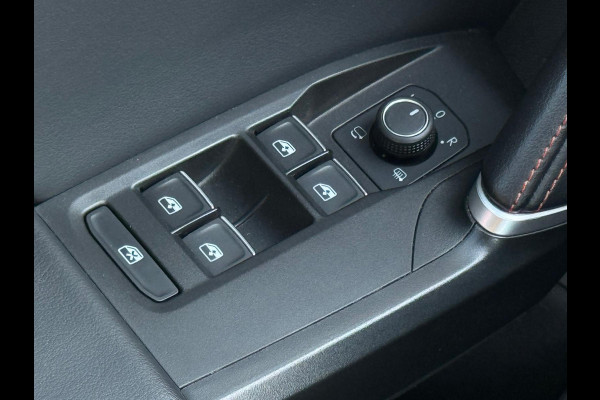 Seat Leon Sportstourer 1.0 eTSI AUTOMAAT FR Business Intense, VOL OPTIES, panoramadak, dealer onderhoud,trekhaak, 1 e eig, NL auto