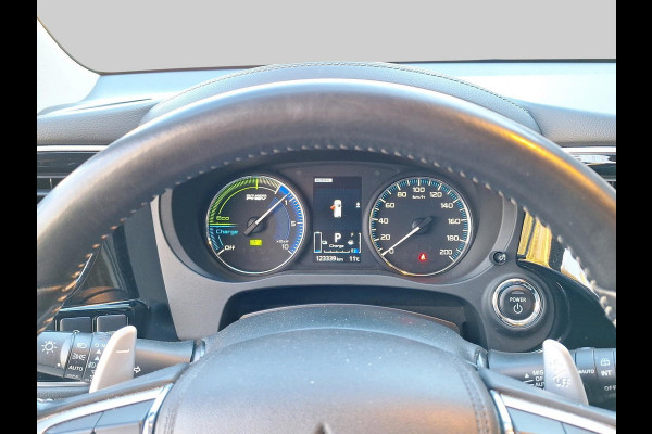 Mitsubishi Outlander 2.4 PHEV Pure+