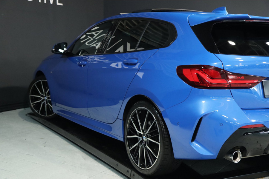 BMW 1-serie 118i M SPORT / PANODAK / LIVE COCKPIT / LED / CAMERA / CARPLAY
